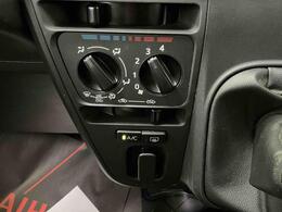 当店はメーカー直営のダイハツ正規ディーラーです。厳選された中古車をきっちりと整備してお納めいたしますので、安心のカーライフをご堪能いただけます☆