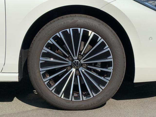 eTSI Elegance専用18インチアルミホイール（235/45R18）