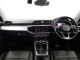 室内の使用感も少なく、まだまだこれから安心して長くお乗りいただけるお車です。