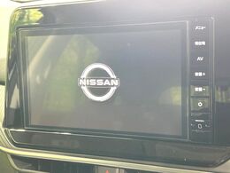 【メーカー純正ナビ】インテリアに溶け込むスタイリッシュな「専用設計」メーカーナビを装備♪視認性や操作性など基本性能にも優れ、より上質なカーライフをお楽しみいただけます。