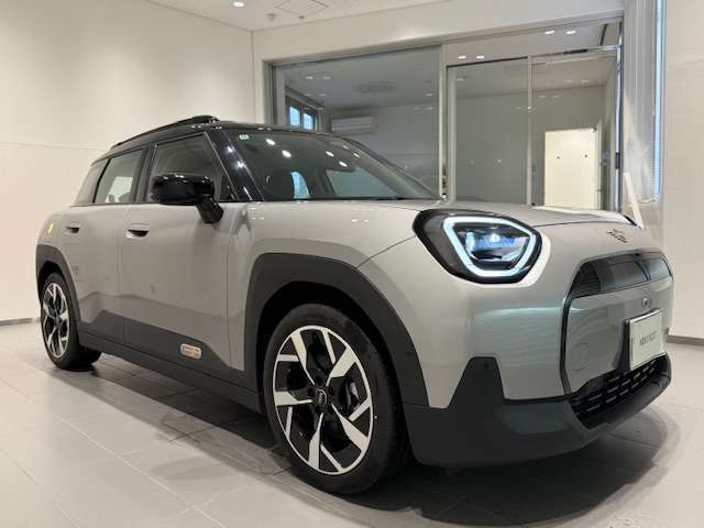 気密性の高いMINIは外観のかわいらしさとは裏腹に、外の雑音を遮り、高級感のある快適なドライブをお楽しみいただけます