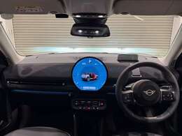 ★プッシュスタートでエンジンが掛かります★エンジンスタートストップボタンが真ん中にあるのが、おしゃれですよね★