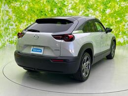 全国に店舗を展開しているのでどこでもお取り寄せが可能です！この車が気になるけど遠方だから・・・と諦める必要はありません！※別途陸送費が必要です。