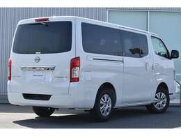 人気のキャラバンが入庫しました。是非現車を見にご来店下さい。
