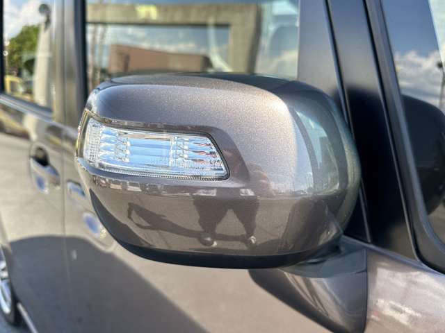 【ウィンカーミラー】付いているだけで高級感のUP！！もちろん見た目だけでなく、対向車からの視認性の向上につながり、安全度もUP☆