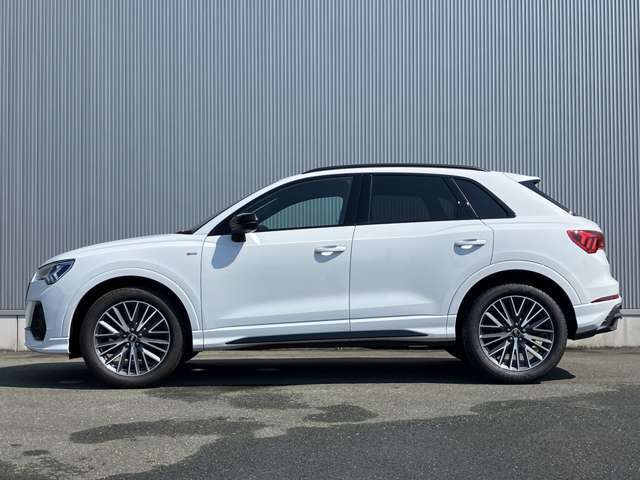 創業者アウグスト・ホルヒから受け継がれる「技術による先進」。Audiは、いつの時代も他に先駆けて最先端技術を開発し、厳しいレースの現場で性能を実証した上で、市販車にいち早くフィードバックしております。
