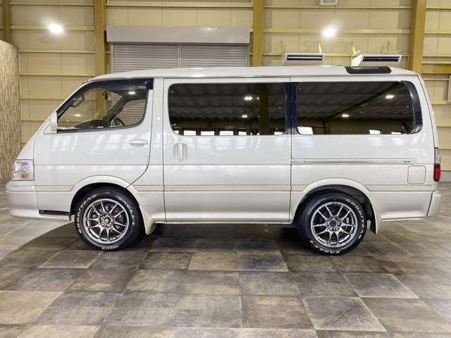 ★ご納車前には点検、整備、ルームクリーニング、磨き作業、ポリマー加工でピカピカの状態でのご納車を心がけております★