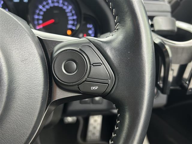 気になる車はすぐにお問い合わせください！画面右側の0066から始まる無料ダイヤルからお問い合わせ下さい！専門スタッフがお車のご質問にお答えいたします！