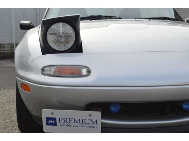 リトラクタブルヘッドライトも正常に作動しております。