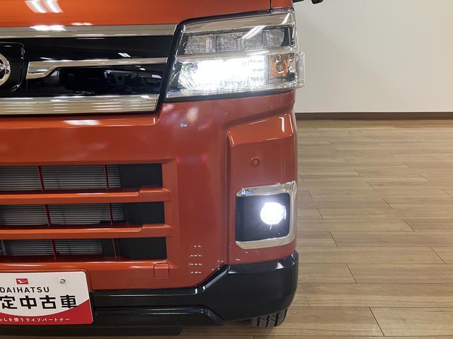 【LEDヘッドライト・LEDフォグ】LEDヘッドライト・フォグランプで視界を明るく照らしてくれるので、夜間走行の安心感を一層高めます♪LEDの明るい光が霧の発生や悪天候時に視界確保をサポートします！