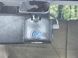 【ドライブレコーダー】安心・安全なカーライフに必須のドライブレコーダーを装備！走行中はもちろん、あおり運転や事故に遭遇した際の状況も映像で記録し、万一のリスクに備えます。