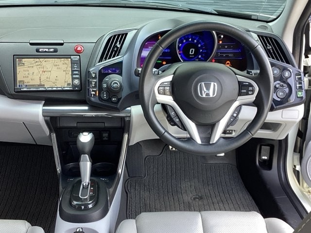 運転中のオーディオの音量やソースの変更も手元で出来ますよ！！