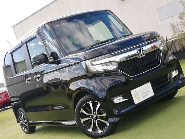 コーナン摂津鳥飼西店4階にて展示中。常時100台前後ございます　軽自動車から外車まで選び抜かれたお薦め車両を展示中