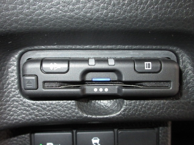 今や必需品のETCが付いています！ETCを使えば土日祝日割や深夜割などのメリットを受けることができます。（※注、ETCセットアップ費用は含まれておりません。別途必要となります。