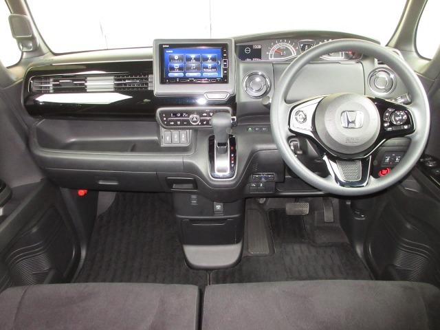 ●当店は「Honda Cars 埼玉」という新車ディーラーです！埼玉県内に全52店舗ございます。当店に展示している車のほとんどが下取車です　●この車も下取車として入庫しました　●ワンオーナー