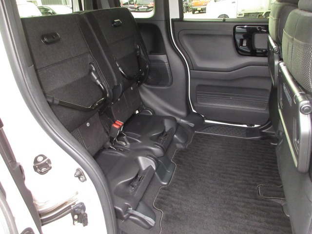 ●保証期間を最長5年間まで長くすることができる延長保証制度（ホッと保証プラス・有料）もございます。万一の保証修理は全国のホンダディーラーをご利用可能です。長い保証期間は安心できますね！