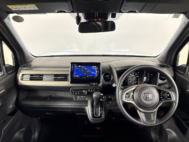 運転席の視界の広さはお車の運転のしやすさへ繋がります♪