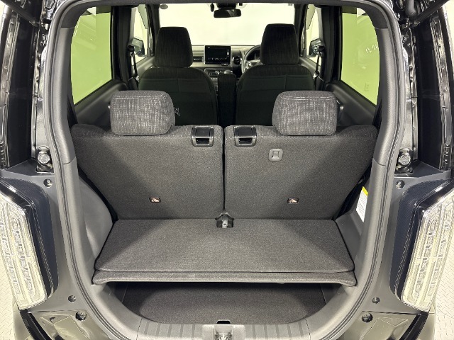 ★バリエーション豊富な広々と使えるトランクスペース★