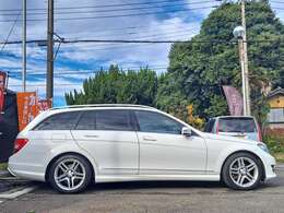 レーダーセーフティパッケージ　ブラックレザーシート　ディストロニックプラス　純正ナビ　フルセグ　バックカメラ　Bluetoothオーディオ　ブラインドスポットアシスト　AMG17インチアルミホイール