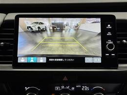 【バックカメラ】駐車時に後方がリアルタイム映像で確認できます。大型商業施設や立体駐車場での駐車時や、夜間のバック時に大活躍！運転スキルに関わらず、今や必須となった装備のひとつです！