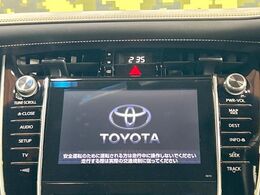【メーカー純正ナビ】インテリアに溶け込むスタイリッシュな「専用設計」メーカーナビを装備♪視認性や操作性など基本性能にも優れ、より上質なカーライフをお楽しみいただけます。