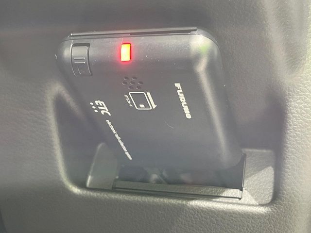 【ETC】高速道路の料金所をストレスなく通過！話題のスポットやサービスエリアに多い「スマートIC」利用時は必須のアイテムです。当店でセットアップを実施、ご納車当日からすぐにご利用いただけます！