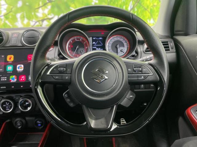 WECARSの展示場では実際に見て、触ってお車をお選びいただけます！知識の豊富な営業スタッフが様々なカーライフをご提案いたします！