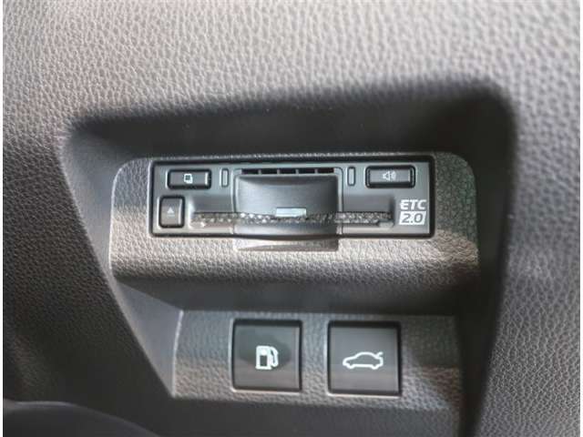 ETC車載器付きです。高速道路の料金所もスムーズに通過できます。