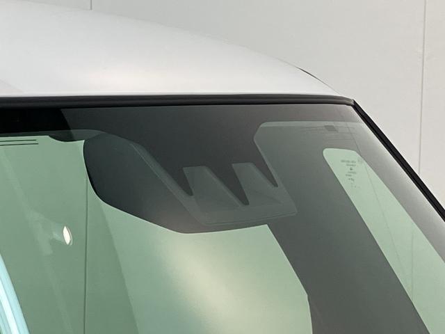 品質へのこだわり！フロアマットやシートなど車内をキレイに清掃し、ニオイや汚れなどを徹底的にクリーニングしてもらっております。室内はピカピカです☆