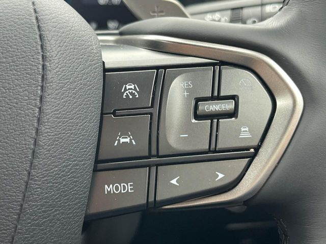 【レーダークルーズコントロール】高速道路での長距離走行が楽に！！自動で速度を保つクルーズコントロールが、衝突軽減システムと連携し、前方の車両を感知して車間を保つように速度調節してくれます！！