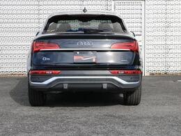 納車前の整備では100項目もの厳しい点検項目を実施し安全で安心できるAudiをお届けします。