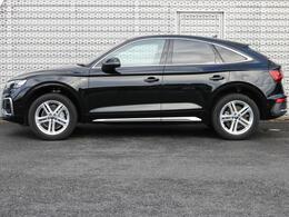 全車両に標準装備の純正アルミホイールは、純正ならではのバランスの良いデザインと、走行安定性をお楽しみ頂けます。