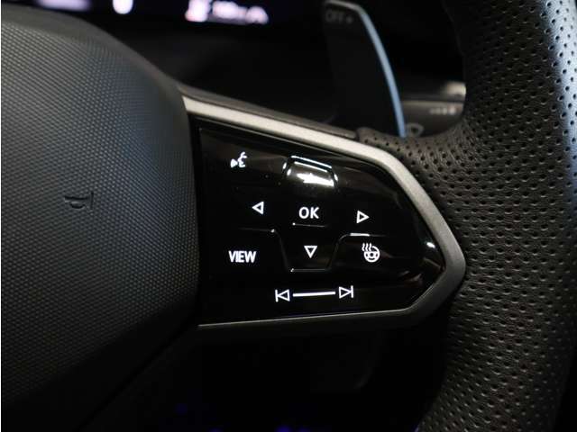 ご納車前にDas WeltAuto独自の「点検チェック項目シート」により、部品や機能に関する全71項目もの厳しいチェックを実施します。