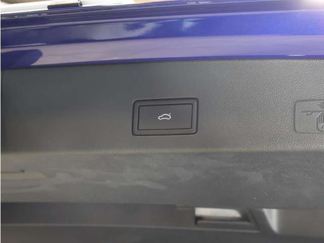 ご納車前にエンジンオイル、オイルフィルター、ワイパーブレードゴムを交換致しますので、ご安心してご納車時よりお乗り頂けます。