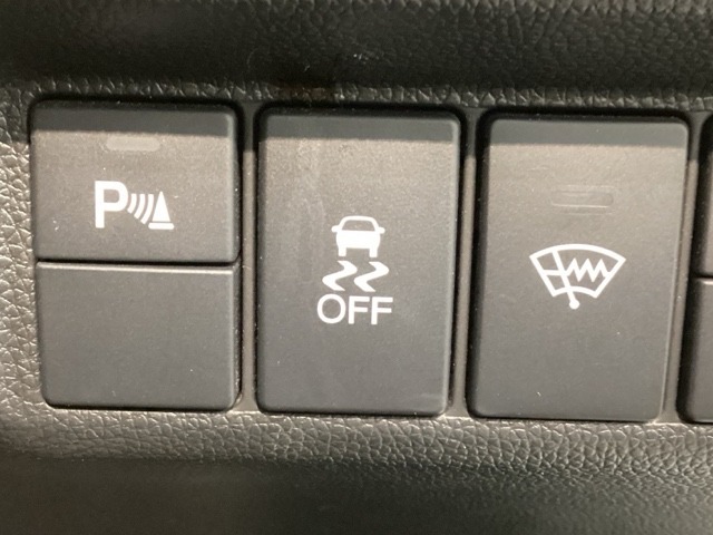 横滑り防止装置がついています。いざという時に安心ですね。