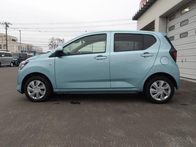 外装に目立つようなキズや凹みはみられず状態良く保たれていますが、中古車なので全くの無キズということはありません。外装の状態につきましては実車にてご確認をお願いします。