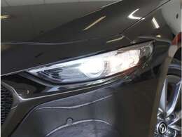 【LEDヘッドライト】省電力で長寿命の明るく運転しやすいLEDヘッドランプです。明るく照らすので暗い夜道からお客様を守ってくれます。お近くの広島マツダまでお越しください。