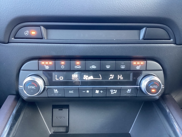 ステアリングヒーターとシートヒーターが装備されていますので、寒い冬の日でも快適なドライブをお楽しみいただけます！