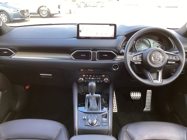 細部まで作り込まれた造形美！毎日でも運転して『人馬一体』を楽しみたくなります。是非、クルマに触れてその質感を味わってください。