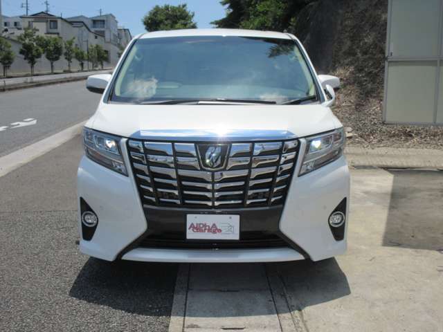 株式会社アルファガレージは同業者様への販売も手掛けている会社ですので車の程度には自信があります。お電話でのお問い合わせは、0774-39-4585まで！