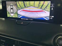 【360°ビューモニター】専用のカメラにより、上から見下ろしたような視点で360度クルマの周囲を確認することができます☆死角部分も確認しやすく、狭い場所での切り返しや駐車もスムーズに行えます。