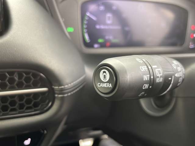 【運転席操作部】快適なドライブを楽しむための機能が装備されています！運転席から触れるので、使いやすいです！除菌プランいれていただくと、さらに清潔で安心していただけます！