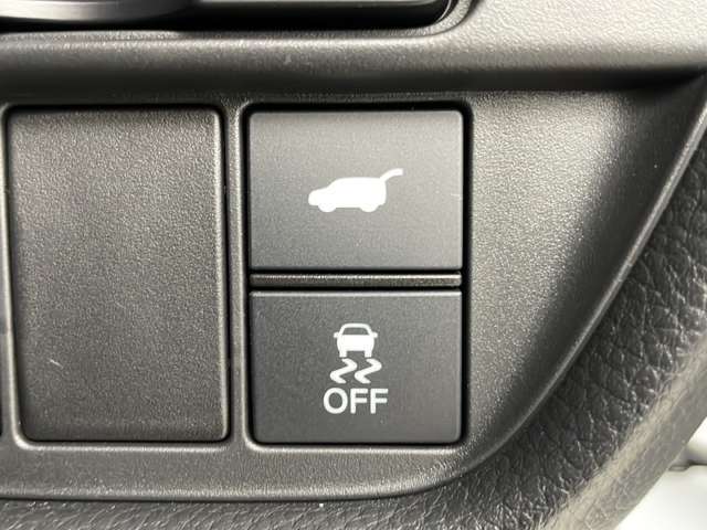 【運転席操作部】快適なドライブを楽しむための機能が装備されています！運転席から触れるので、使いやすいです！除菌プランいれていただくと、さらに清潔で安心していただけます！