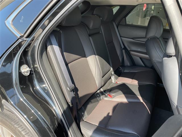 【後部座席】『後部座席周辺』の画像になります。写真の内容に関してご不明点、ご質問等がございましたらお気軽にガリバー店舗までお問い合わせください。