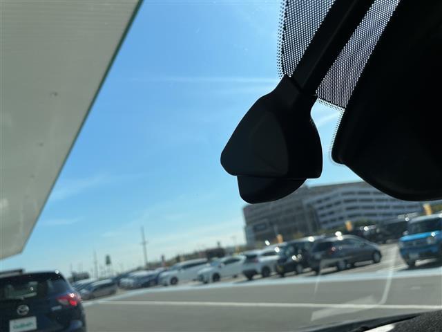 【ドライブレコーダー】映像・音声などの運転中の記録を残します。事故などを起こした起こされた時の証拠になりえますので、もしも時でも安心ですね。