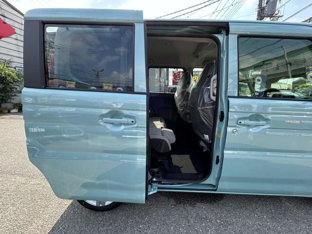 嬉しい両側スライドドアです！乗り降りが楽々です★