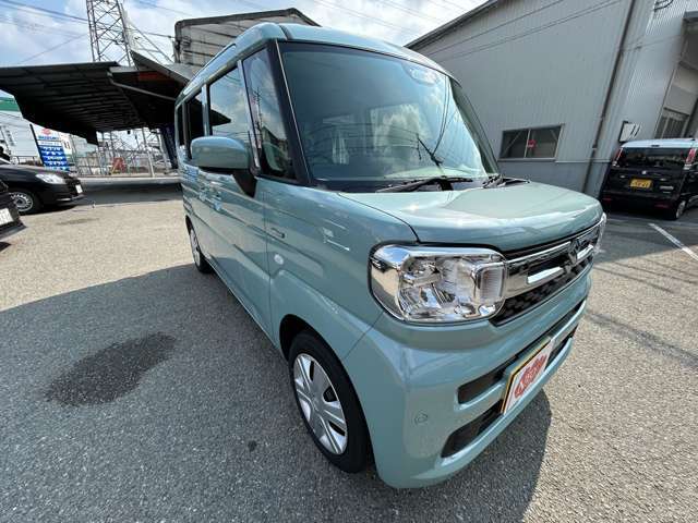 【商談予約制】低価格でお車をご提供出来るように、少ない人数で効率良く店舗運営を行っております。ご予約の方優先となりますので、ご来店前にはご予約をお願い致します。
