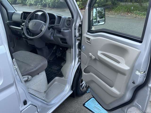車両に傷がある際は、納車前に気持ちいいぐらいに綺麗にします。