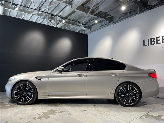 LIBERALAは、輸入車選びの新たなスタイルを提案するインポート・セレクト・ブランドです。オーナー様となる方がクルマから直接感じる感性を第一にした、最良の一台との出会いをコーディネートいたします。
