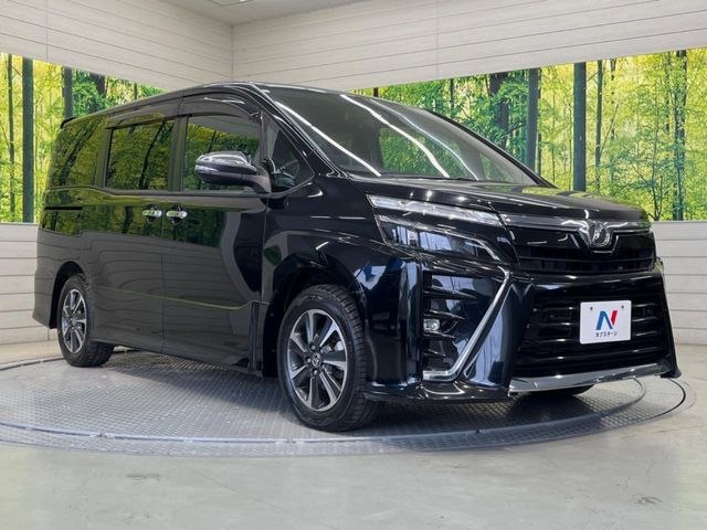 大好評のボディコーティング「弾スプラッシュコート」もご納車までに施工可能。通常のガラスコートと異なる、耐久年数6年の無機質ガラスコーティングが、ボディをキレイな状態に保ってくれます。